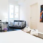 Salotto Piramide 3* Rome