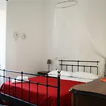 Salotto Piramide Couette-café Rome