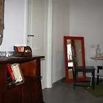 Salotto Piramide 3* Rome