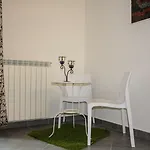 Salotto Piramide Couette-café