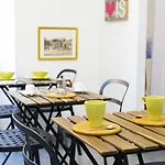 Salotto Piramide Couette-café Rome
