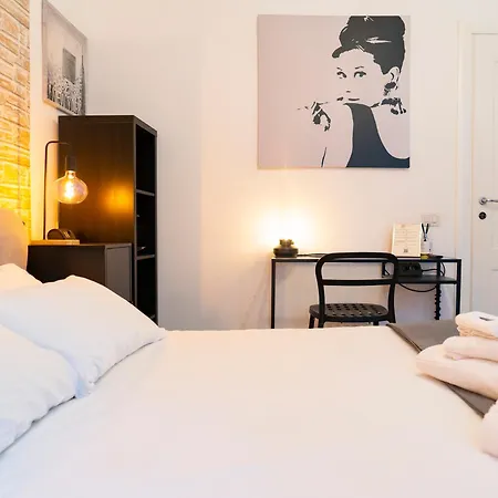 Salotto Piramide Bed & Breakfast Roma