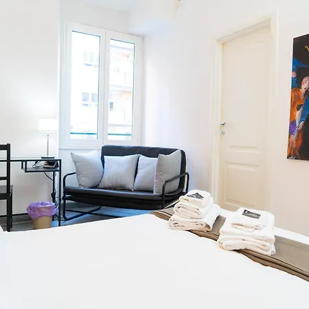 Salotto Piramide 3* Roma