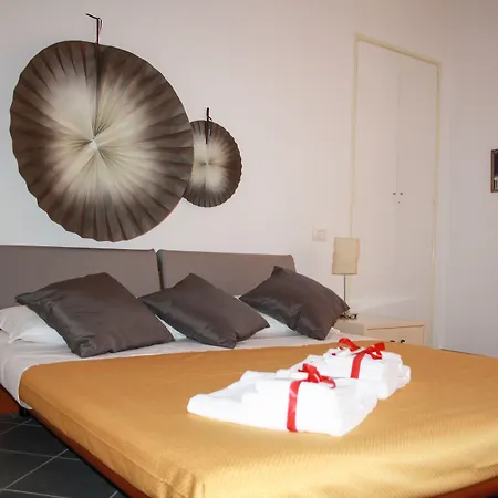 Salotto Piramide 3*