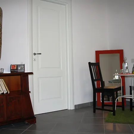 Bed & Breakfast Salotto Piramide 3*