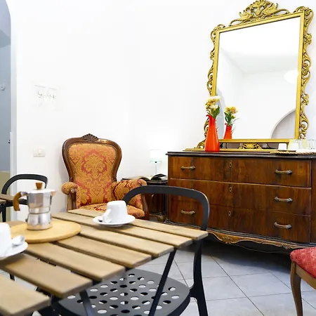 Salotto Piramide 3* Roma