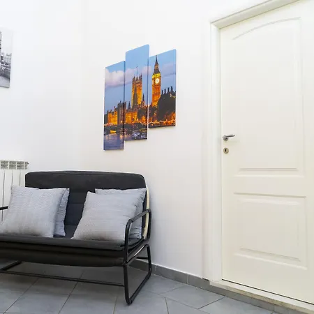 Bed & Breakfast Salotto Piramide 3*