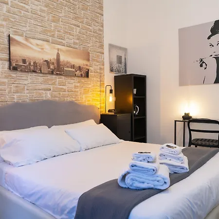 Salotto Piramide 3* Róma